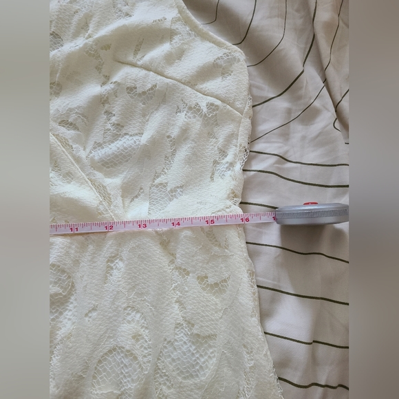 NWT H&M lacy cream dress - Picture 6 of 6